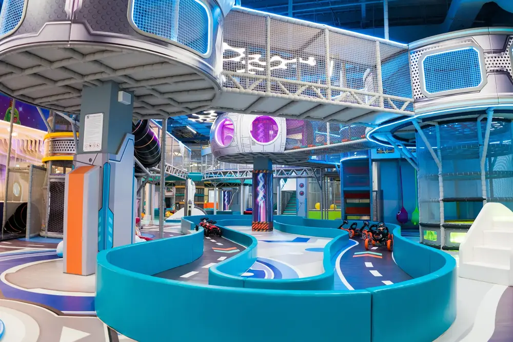 Large indoor play environment